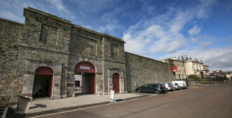 Download www.hillyardhouse.com