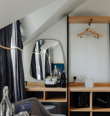 Hillyard house   web photos www.hillyardhouse.com